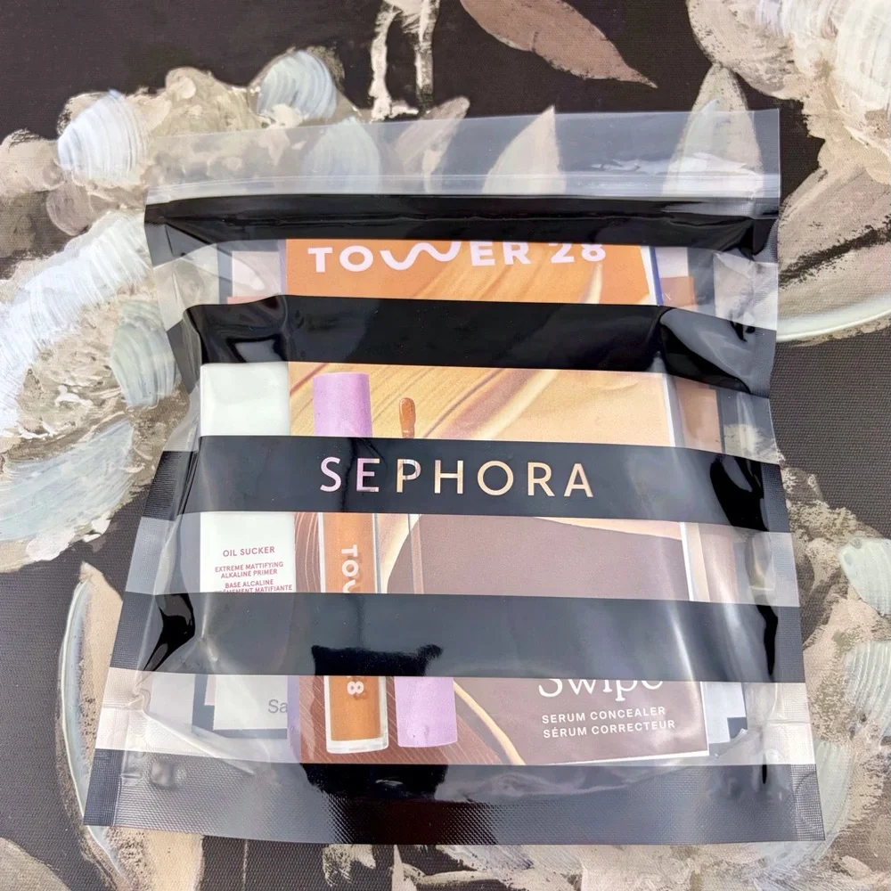 NIB Sephora Beauty Insider Foundation Sample & Primer 11 Piece Set.